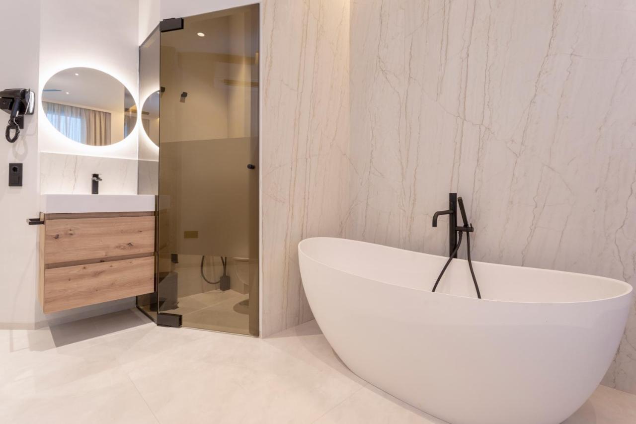 Magnificent Renovated 2Bd 2Bth Duplex With Backyard - City Centre Málaga Esterno foto