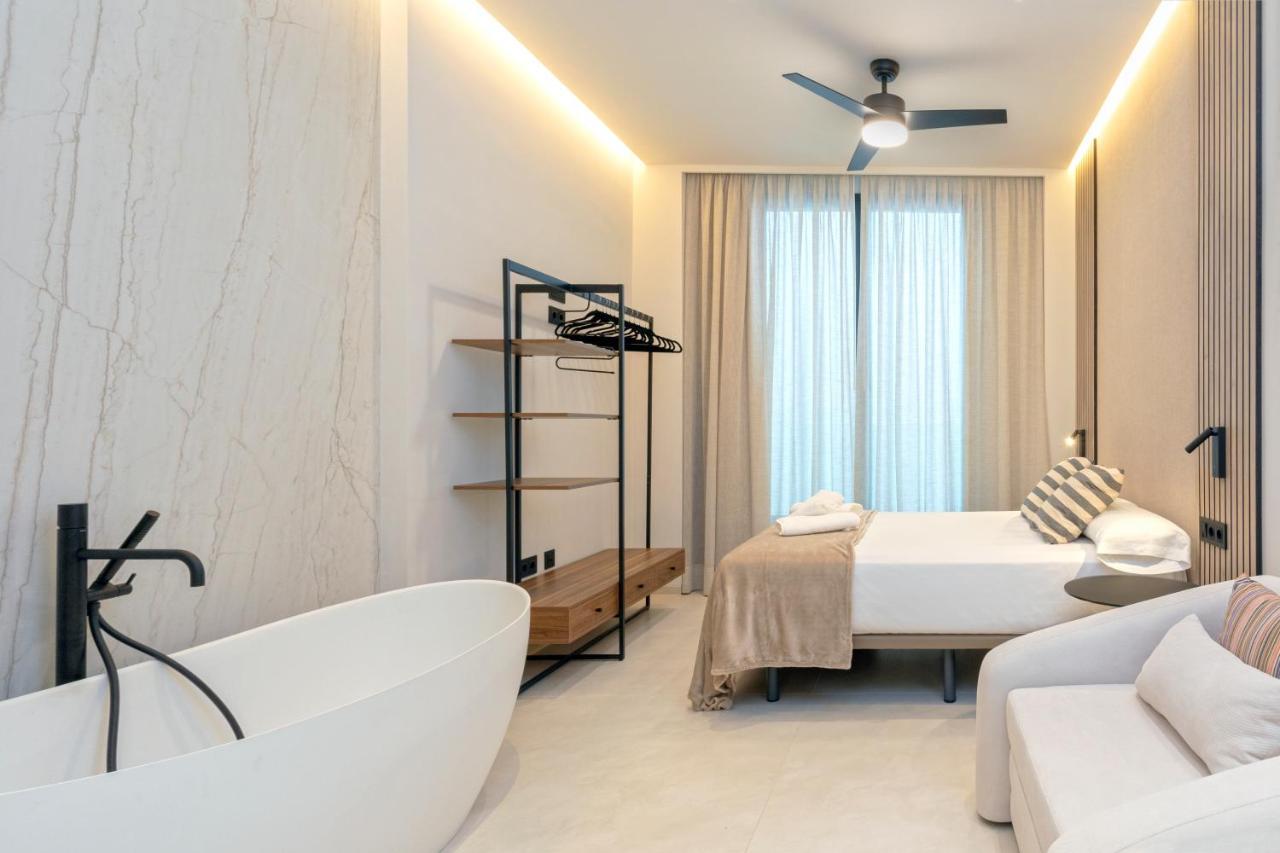 Magnificent Renovated 2Bd 2Bth Duplex With Backyard - City Centre Málaga Esterno foto